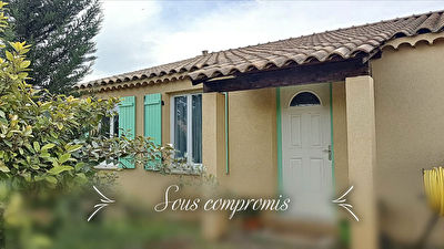 Villa T5 de 104m2 de plain pied avec garage sur terrain clos de 570m2 - Peripherie Brignoles