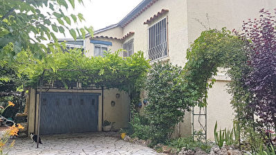 Villa T3/4 de 78,96m2 en R+1 avec sous-sol amenage et garage sur 514m2 de jardin