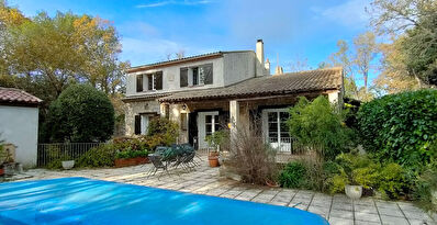 Maison Neoules 6 pieces 167 m2