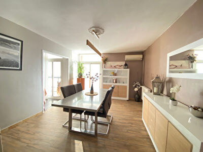 BRIGNOLES. Centre ville. appartement de type 5. tres bien decore.