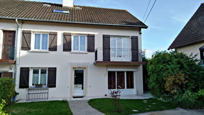 Appartement maison de 6 pieces dans les charmettes