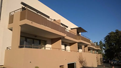 3 pieces 65m2 avec terrasse et parking