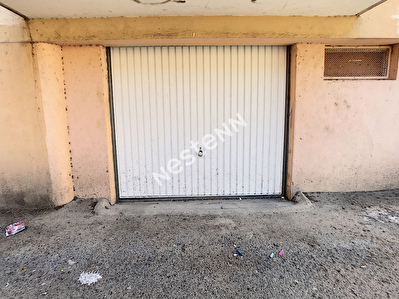 Parking / box a louer