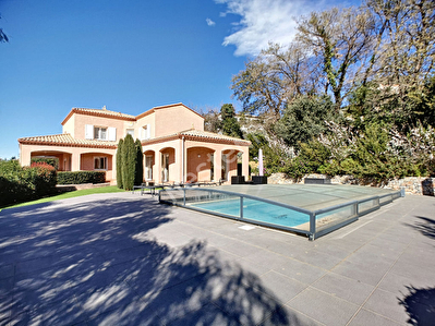 COUP DE COEUR POUR CETTE MAGNIFIQUE VILLA DE 150m2 HABITABLES, AVEC GARAGE DE 60m2, SUR UN TERRAIN DE 1200m2.