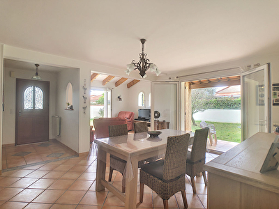 Villa Traditionnelle 4 Faces au calme sur 603m2 piscinable