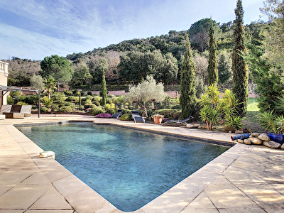 COUP DE COEUR POUR CETTE MAGNIFIQUE VILLA DE 180m2 HABITABLES, SUR UN TERRAIN DE 3900m2.