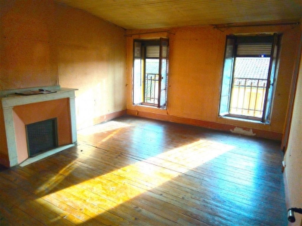 GRANDE MAISON CENTRE VILLE MIREPOIX AVEC COUR ET GARAGE IDEAL INVESTISSEMENT LOCATIF