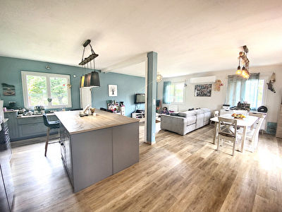 PAMIERS : VILLA DE TYPE 5 ENTIEREMENT RENOVEE DE 135 M2 AVEC GARAGE SUR 976 M2 DE TERRAIN