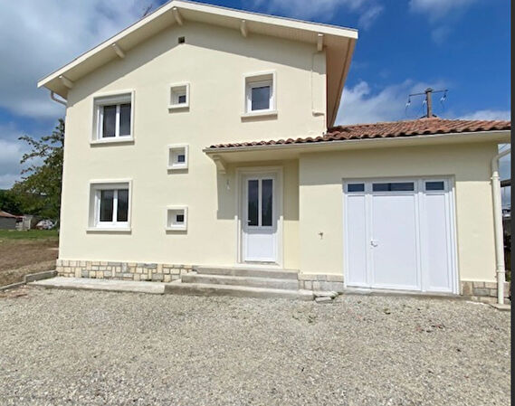 A LOUER LAROQUE D'OLMES MAISON T4 avec jardin et garage refaite a neuf