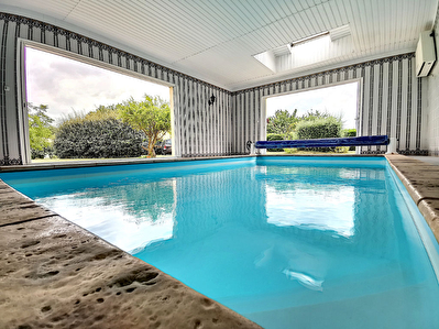 VARILHES : SUBLIME VILLA A VENDRE AVEC PISCINE INTERIEURE ET 5 CHAMBRES