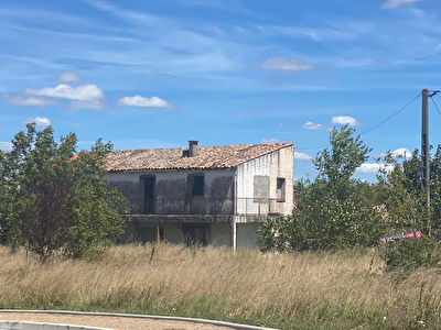 MIREPOIX : BATISSE A RENOVER DE 138 M2 SUR 1401 M2 DE TERRAIN