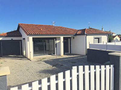 PAMIERS - MAISON INDIVIDUELLE DE PLAIN PIED AVEC GARAGE ET JARDIN