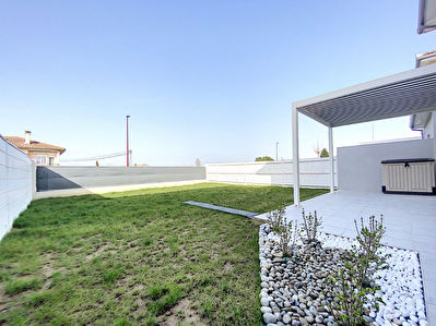 LA TOUR DU CRIEU : VILLA NEUVE A VENDRE DE 2020 DE TYPE 4 AVEC JARDIN ET GARAGE