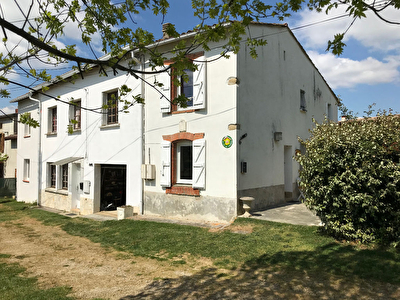 ENSEMBLE IMMOBILIER VUE IMPRENABLE SUR LES PYRENEES