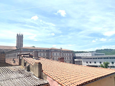 PAMIERS : APPARTEMENT DE STANDING DE TYPE 4 A VENDRE DE 99 M2 DANS IMMEUBLE DE CARACTERE AVEC ASCENCEUR
