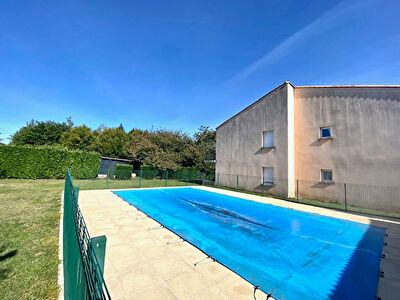 PAMIERS : APPARTEMENT DE TYPE 2 A VENDRE AVEC BALCON DANS RESIDENCE CALME ET SECURISEE AVEC PISCINE