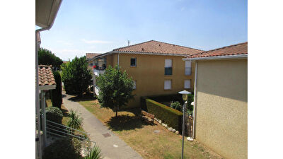 PAMIERS : APPARTEMENT DE TYPE 2 A VENDRE AVEC BALCON DANS RESIDENCE CALME ET SECURISEE