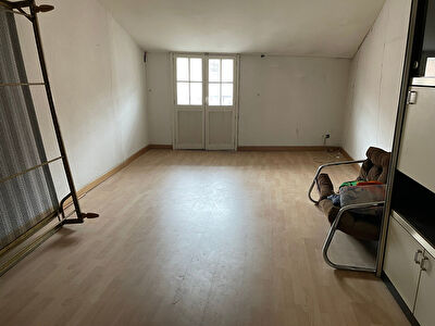 A VENDRE MAISON + LOCAL COMMERCIAL + DEPENDANCE
