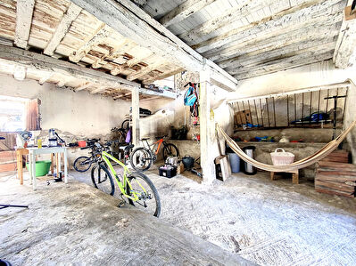 A SEULEMENT 10 MINUTES DE PAMIERS : MAISON DE VILLAGE A RENOVER A VENDRE DE 171 M2