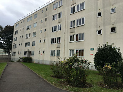Appartement Bobigny 1 piece 26 m2 4e etage et dernier etage
