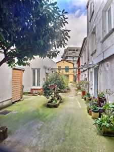 2 Pieces Eglise de Pantin canal 27 .24m2 dernier etage