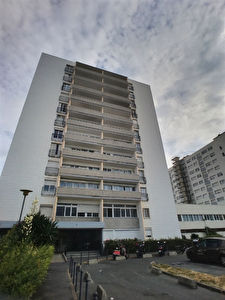 Appartement 4 pieces 76 m2 avec balcon et box