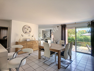 Villa Vauvert 6 pieces 150 m2 de plain-pied sur 5700 m2 de terrain