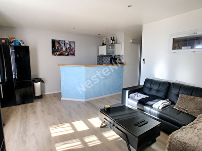 Appartement 2 pieces - Sollies-Ville - 34 m2 - Place de parking - Cave - Vue degagee