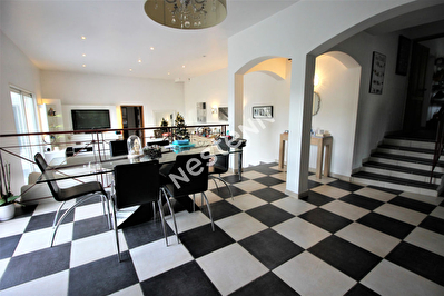 Villa Recente Sollies-ville 6 pieces 156 M2 - Vue degagee - Garage double - Piscine - Calme - Lumineuse - terrain 2200 m2