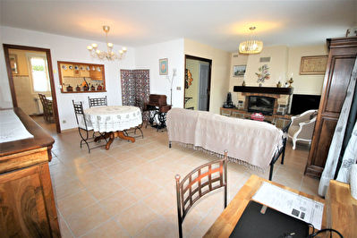 Maison Sollies Pont 4 pieces 88.67 m2 - Calme - Grand Garage - Aucuns Travaux - Belle piece de vie