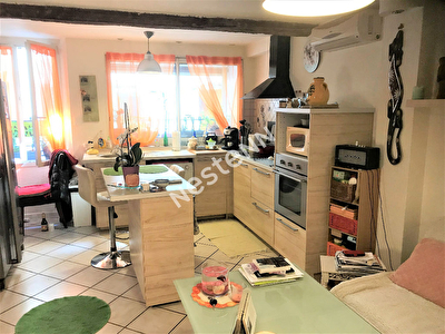 Appartement Solliies Pont 3 pieces 58 m2 centre ville comprenant