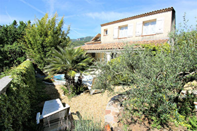 Maison Belgentier 5 pieces 124.80 m2 - Terrain 400 M2 - Calme - Beaux espaces - Terrasses - Cave - Garage