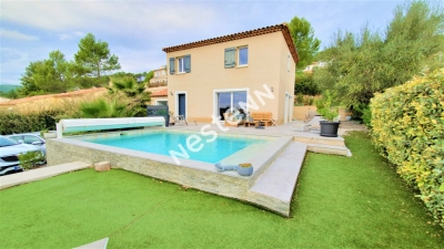 CUERS - MAISON INDIVIDUELLE - 3 CHAMBRES -PISCINE- AUCUN TRAVAUX