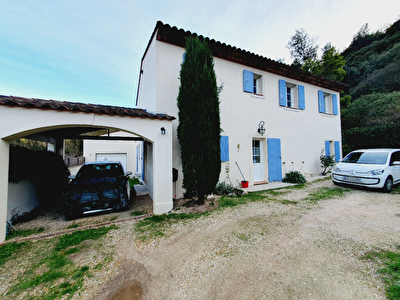 Maison 7 pieces 213 m2 - 5 chambres. Belgentier