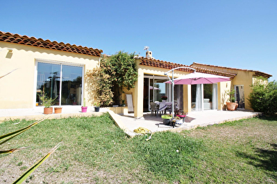 Villa Plan De Cuques 5 pieces 130 m2 sur 919 m2 de terrain