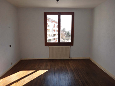 APPARTEMENT A RAFRAICHIR GAILLARD - 3 pieces - 76 m2