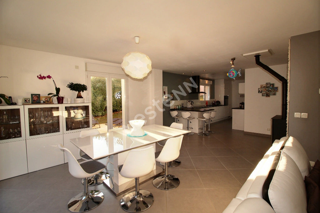 photos n°1 MAISON CONTEMPORAINE ETREMBIERES - Douane de Veyrier