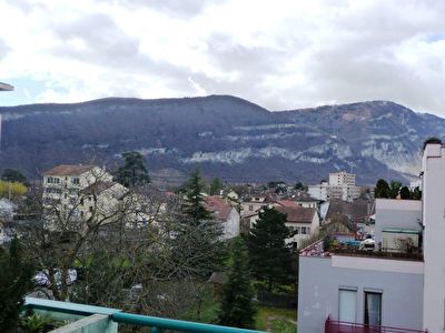 Appartement GAILLARD 74240 T3 pieces 82 m2