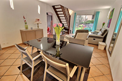 Maison Aubagne 5 pieces 105 m2