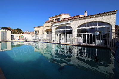 Maison Carnoux En Provence 7 pieces 175 m2+studio independant 26m2