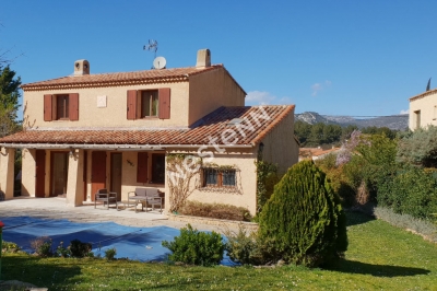 Maison Aubagne 5 pieces 120 m2 sur 1100m2 de terrain