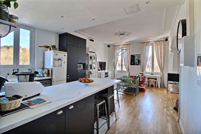 Appartement Aubagne 4 pieces 77 m2 hyper centre