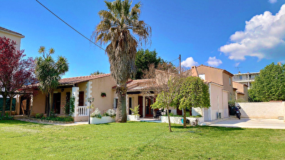 Maison Aubagne 5 pieces 105 m2 +garage 25 m2 sur terrain de 800m2