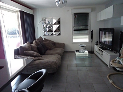 Appartement Entressen recent 3 pieces 68 m2 env
