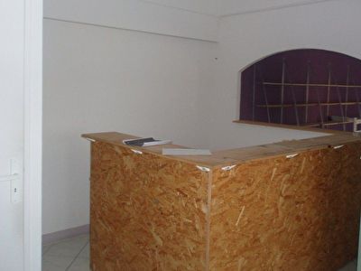 ISTRES local commercial