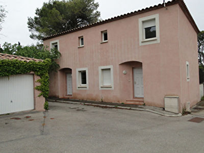 Maison T4 jardin et box