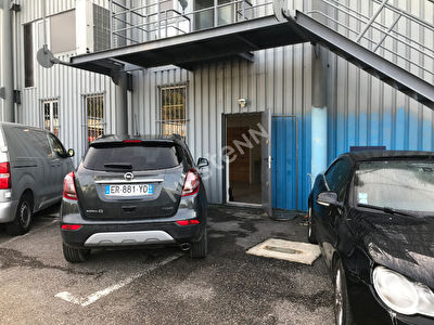 LOCAL COMMERCIAL ZONE ATHELIA 60 m2