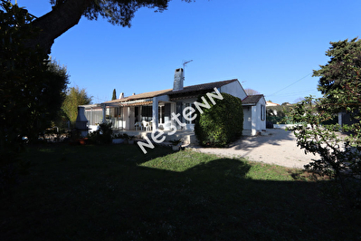 Maison La Ciotat Saint Jean 110 m2 , dependance 20m2 , Garage 30 m2, Terrain, Piscine