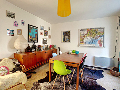 Appartement Saint Cyr Sur Mer en rez de jardin de 4 pieces de 75 m2