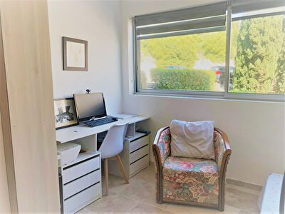 Studio meuble , La Ciotat 28 m2 avec locataire, apercu mer